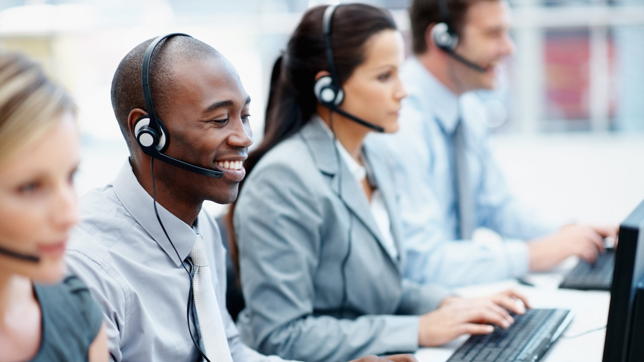 Definition & benefits of contact centre as a service (CCaaS)